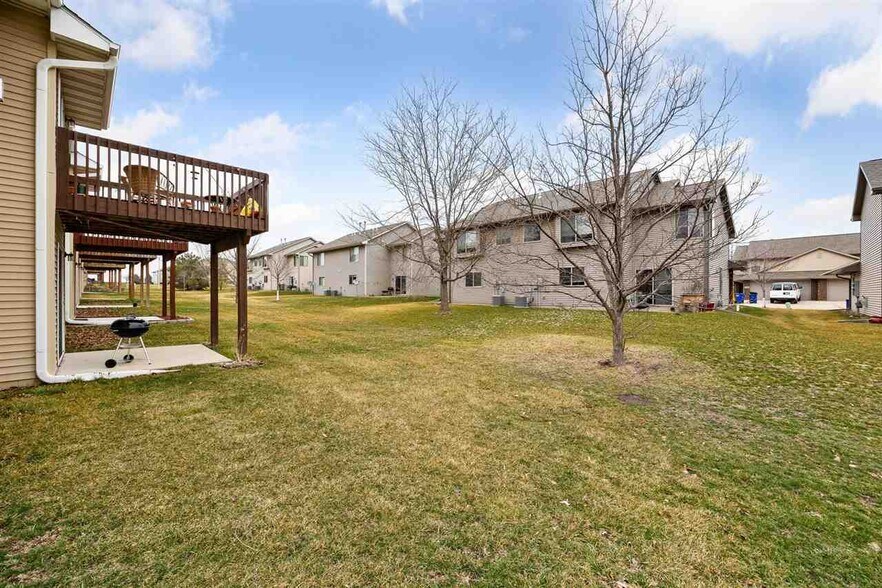 Building Photo - 1886 Goose Lake Cir