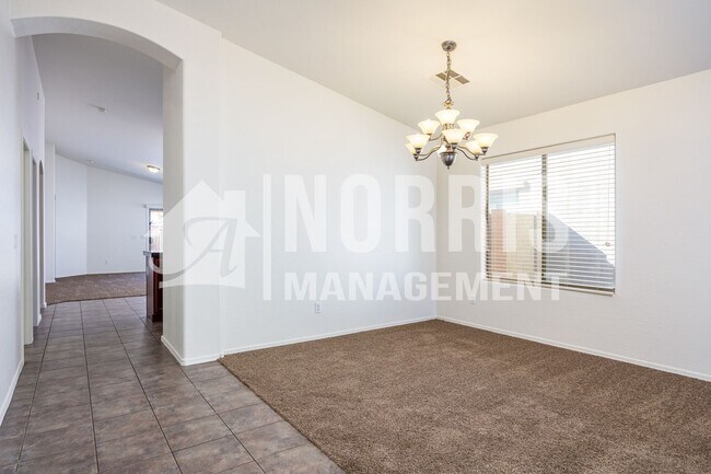 Building Photo - Beautiful Home with a Freshly Updated Pool...