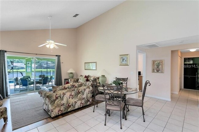 Building Photo - 250 Sandy Ridge Dr
