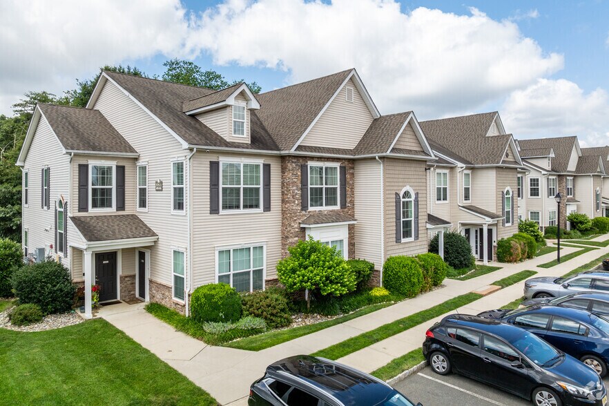 Building Photo - Woodhaven Commons