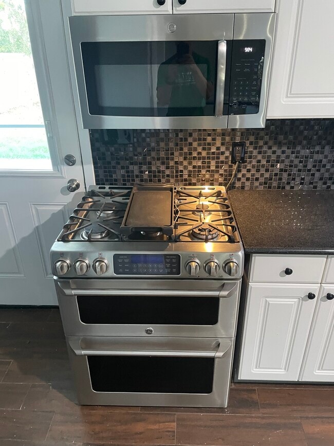 Building Photo - 7303 Carol Dr