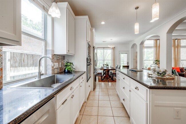 Building Photo - 5722 Ballina Canyon Ln