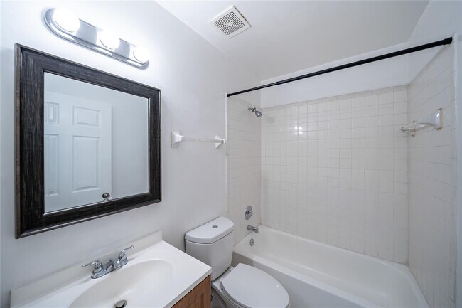 Building Photo - 3453 NW 44th St