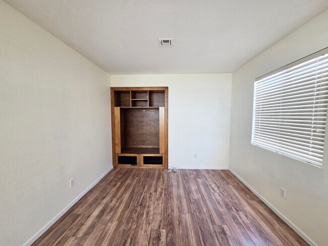 Building Photo - Spacious 4-Bedroom Corner Lot Home with Covered Patio