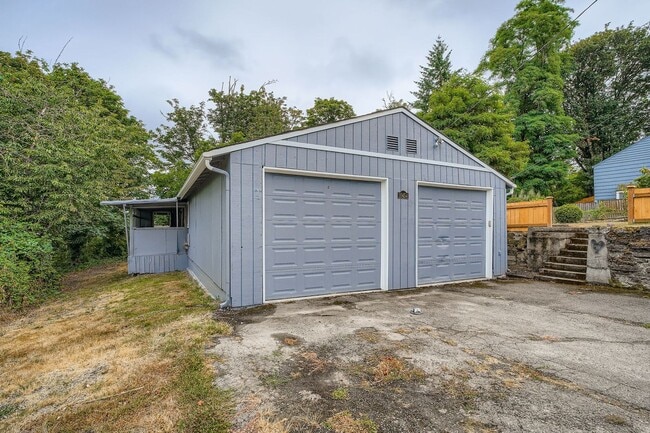 Building Photo - 10454 8th Ave S
