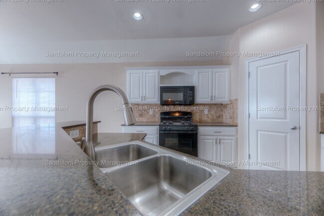 Building Photo - FOR LEASE | Jenks | $2200 Rent