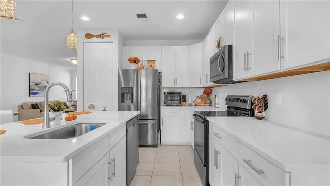 Building Photo - 304 NW 36th Ave