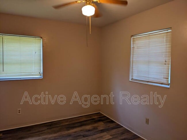 Building Photo - 454 S Hibiscus Ave