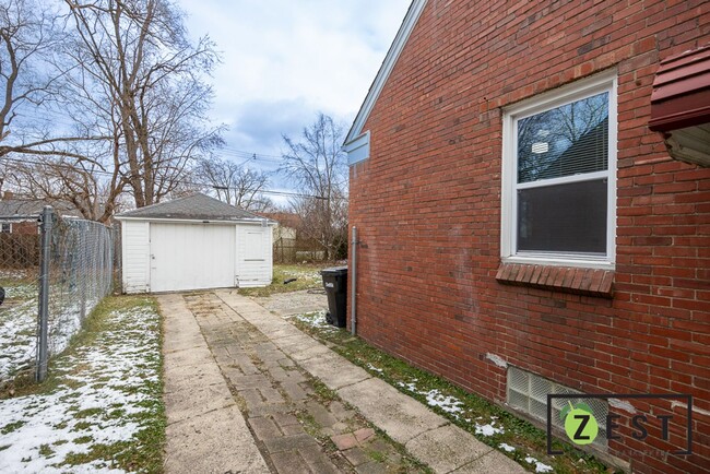 Building Photo - OPEN HOUSE TUESDAY DECEMBER 31st 5pm to 5:...