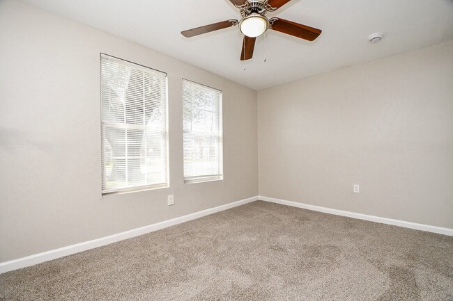 Building Photo - 2928 Wayne St