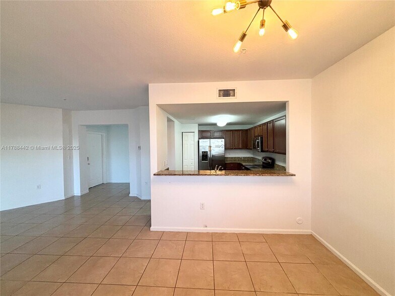 Building Photo - 8850 NW 97th Ave