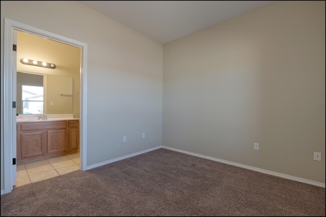 Building Photo - 14408 Escalera Dr