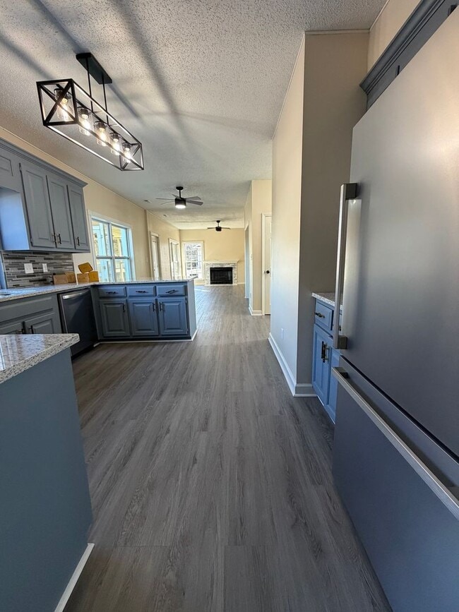 Building Photo - 4 bed | 2.5 bath | 2,630 sq ft