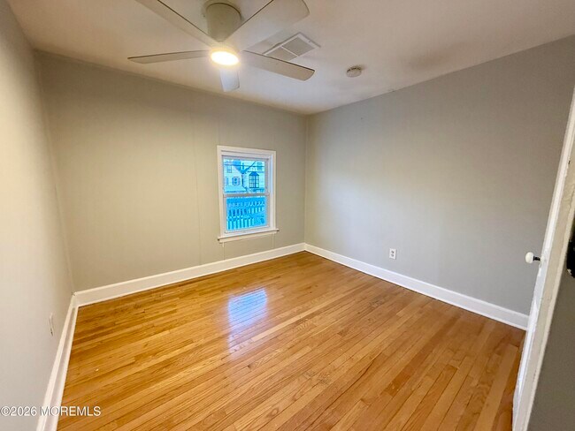 Building Photo - 138 Broadway