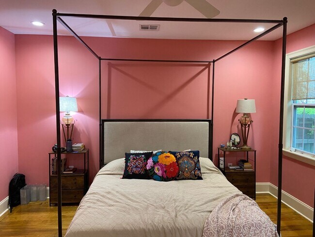 Building Photo - 3109 Broadway St