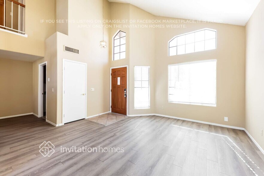 Building Photo - 938 E Rockwell Dr