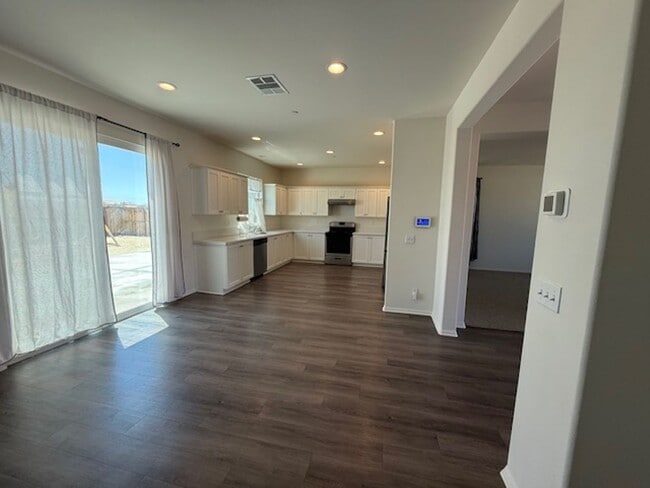 Building Photo - 2917 La Calle Audaz Ave