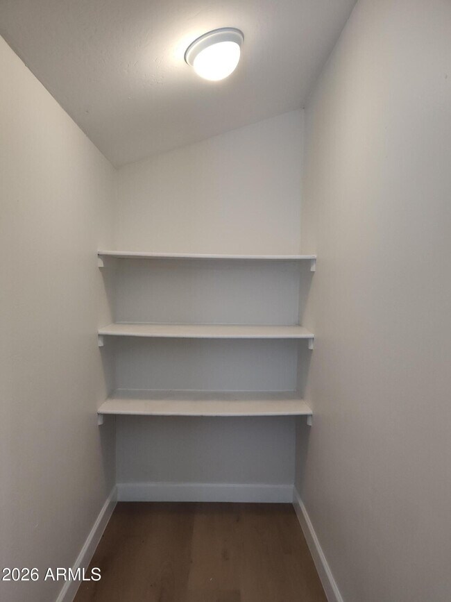 Building Photo - 2316 E Karen Dr