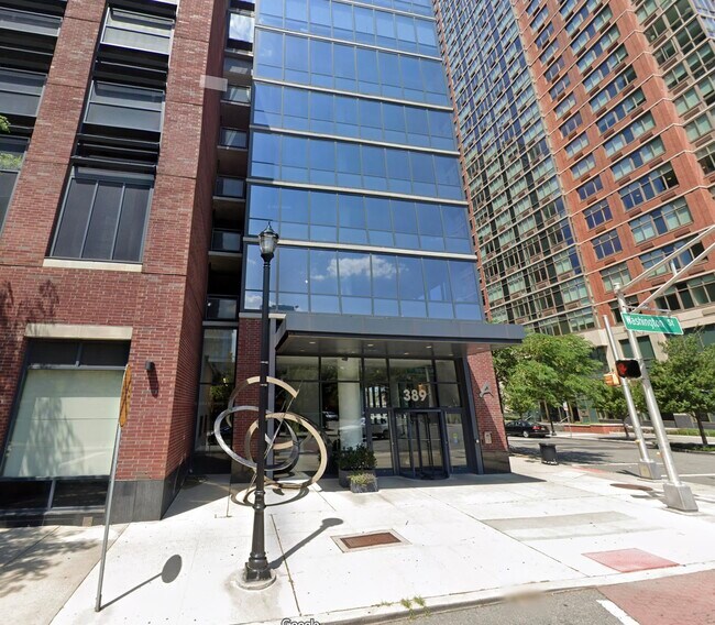 Building Photo - 389 Washington St