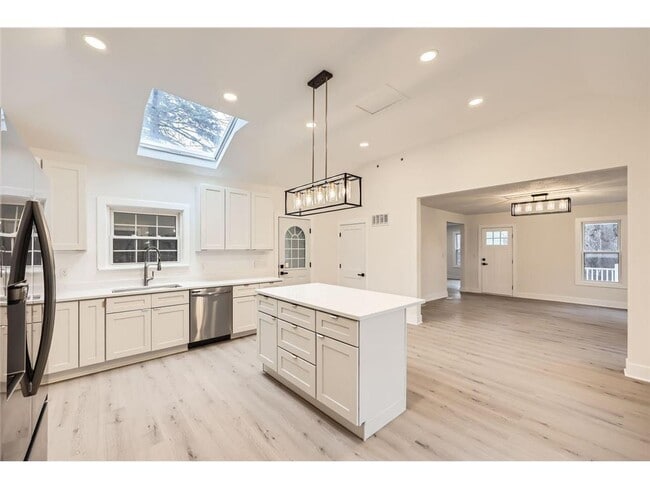 Building Photo - 1300 County Rd 6