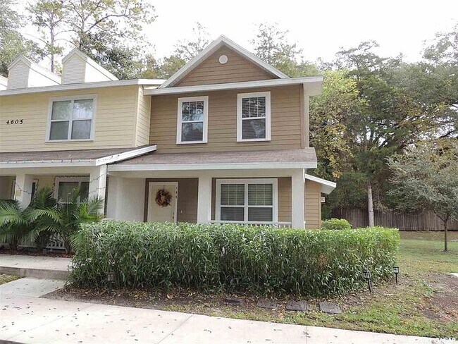 Building Photo - 4605 SW 48th Dr