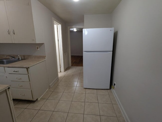 Building Photo - 113 E Main St