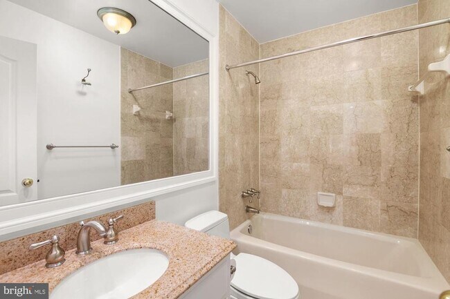 Building Photo - 4004 Highwood Ct NW