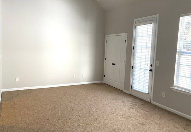 Building Photo - 1bd/1bath with a great loft in a perfect area!