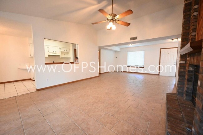 Building Photo - 3934 Balsam Dr