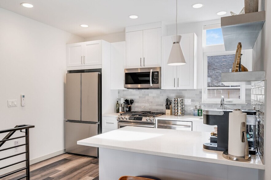 Building Photo - 4613 Dayton Ave N