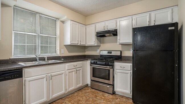 Building Photo - 1946 Marbut Forest Dr