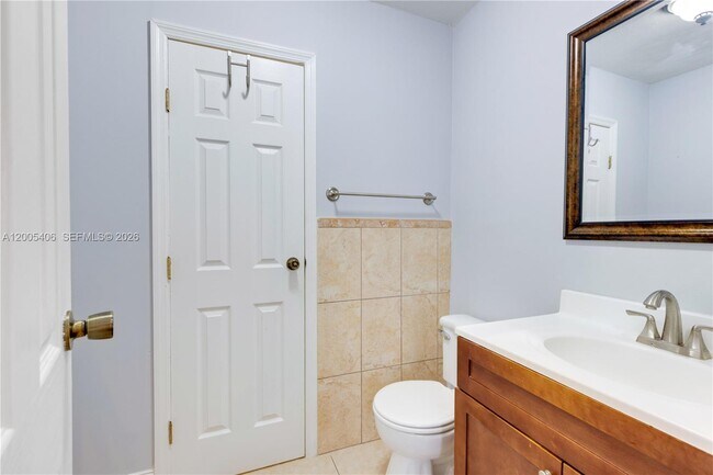 Building Photo - 8390 N Missionwood Cir