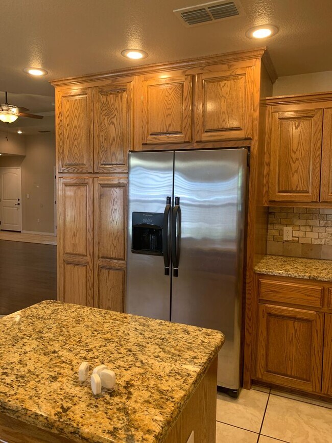 Building Photo - 4301 Sandstone Dr