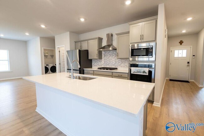 Building Photo - 143 Sager Cir