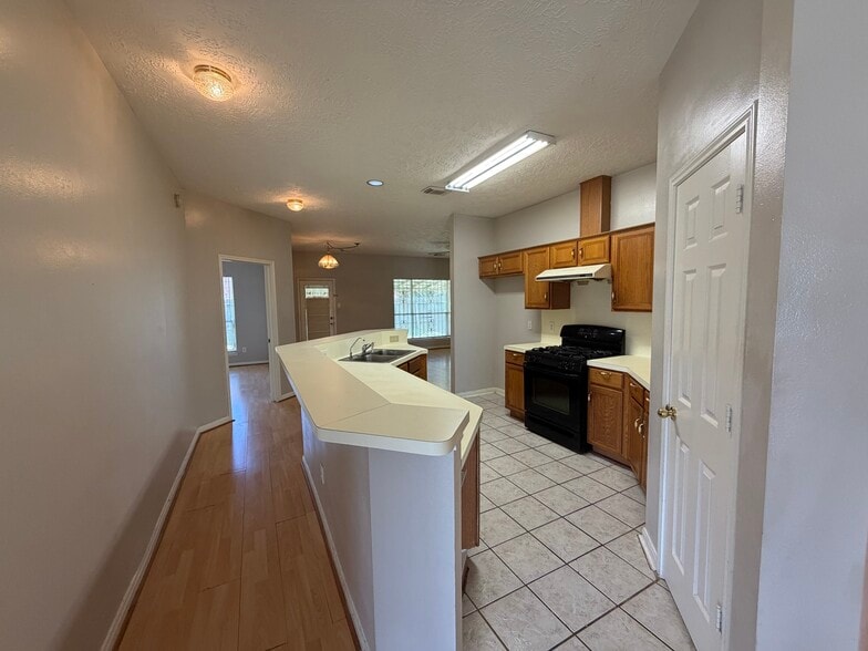 Building Photo - 13403 Agarita Ln