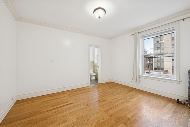 Building Photo - 2315 N Commonwealth Ave