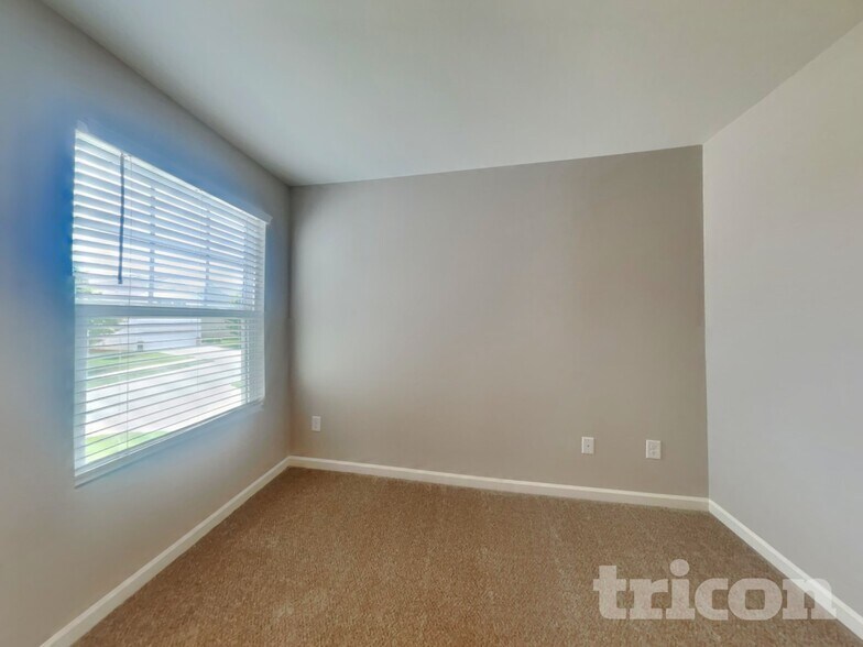 Building Photo - 1037 Bitting Hall Cir