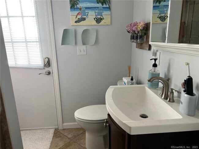 Building Photo - 145 Plum Bank Rd