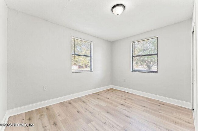Building Photo - 3807 Ernjo Rd