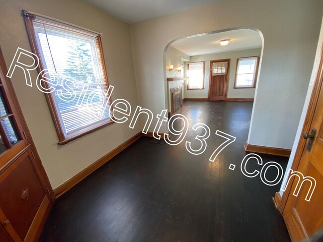 Building Photo - 2 Bed 1 bath home
