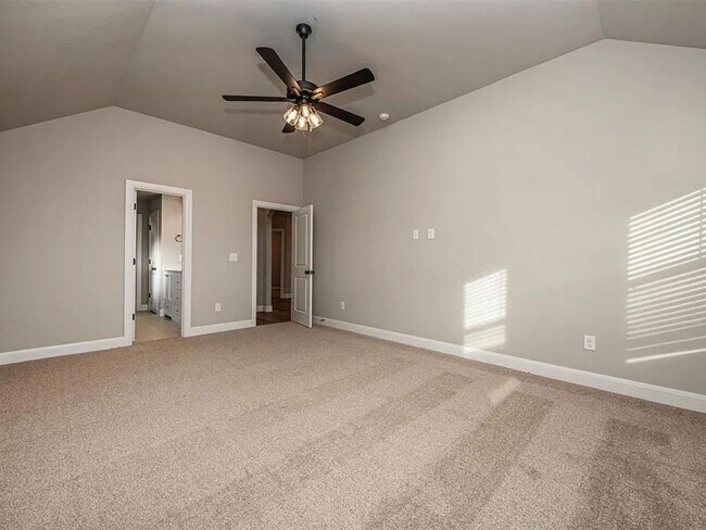 Building Photo - Modern 4-Bed, 2-Bath Mustang Home with 3-Car Garage!