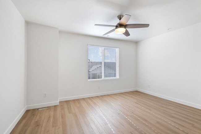Building Photo - 4 bedroom/4 bathroom Home in Herriman!