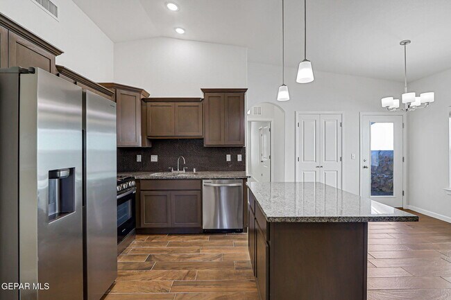 Building Photo - 5913 Ruidoso Downs St