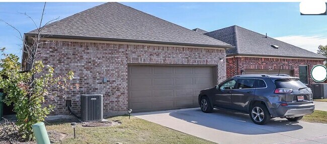 Building Photo - Beautiful 3 Bed and 2 bath house in Viridian Village