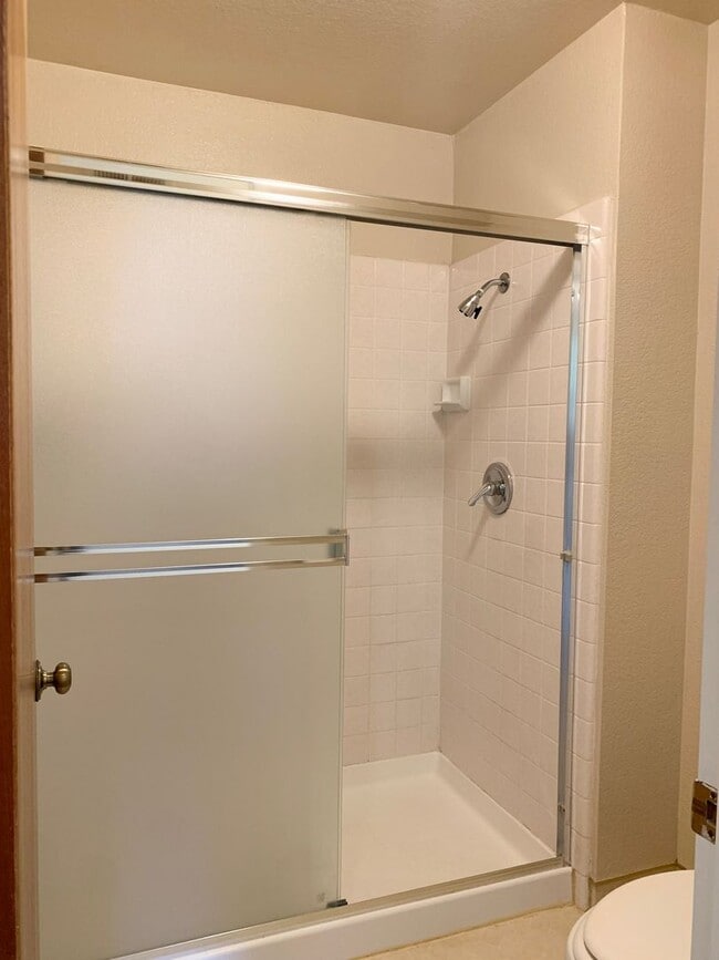 Building Photo - 2 Bedroom / 2.5 Bath Condo in Ridgemark