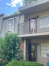 Building Photo - Perfect One Bedroom by Silas Creek