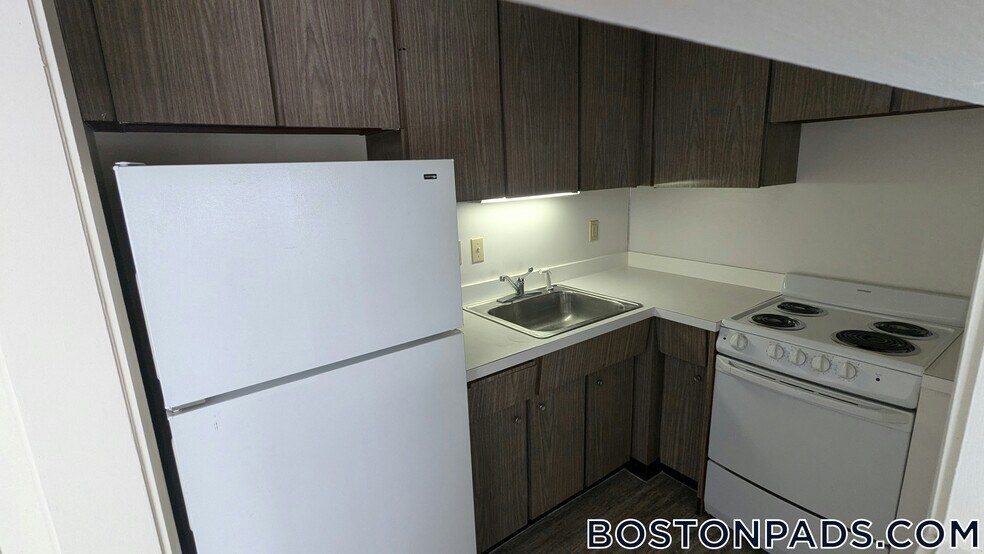 Building Photo - 1455 Commonwealth Ave