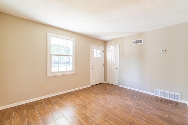 Building Photo - 3308 Spring Valley Cove