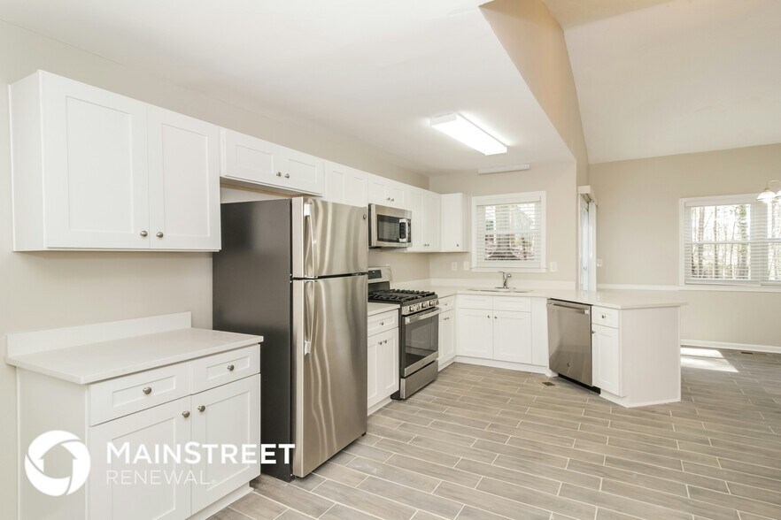 Building Photo - 215 Allatoona Highland Dr
