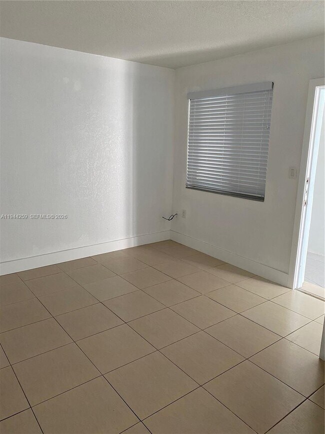 Building Photo - 35 SW 21st Ave